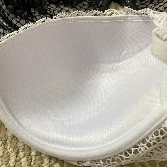 ADRIENNE VITTADINI White Lace Bra Size 36C Sexy - Picture 6 of 7